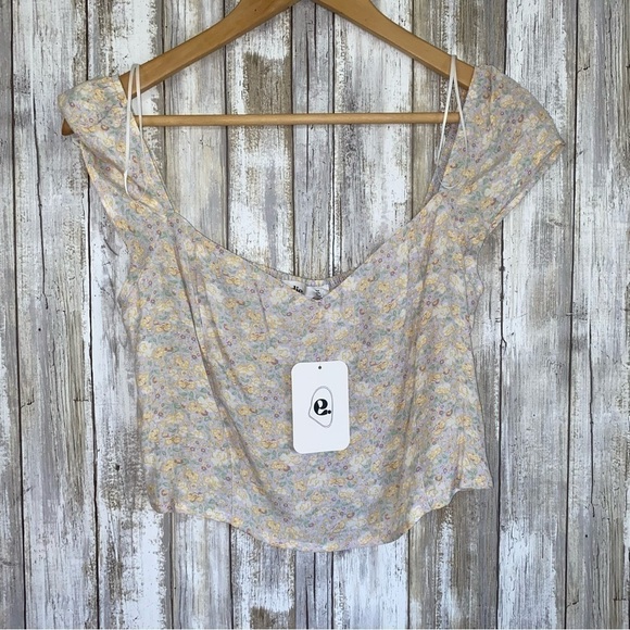 NWT Elodie Floral Light Mauve Crop - Picture 2 of 5